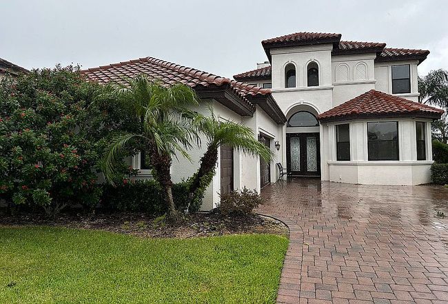 Photo of 635 Waterfern Trail Dr, Auburndale, FL