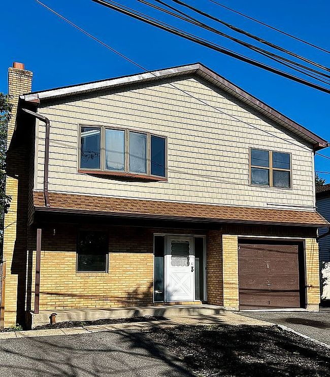 Photo of 8 Deans Ln, Bayville, NY