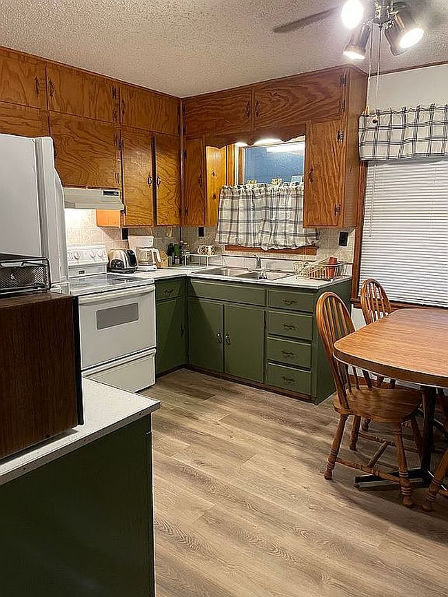 Additional photo 2 of property located at 23958 Whippoorwill Trl