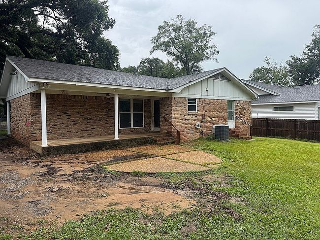 Photo of 3709 Old Shell Rd, Mobile, AL