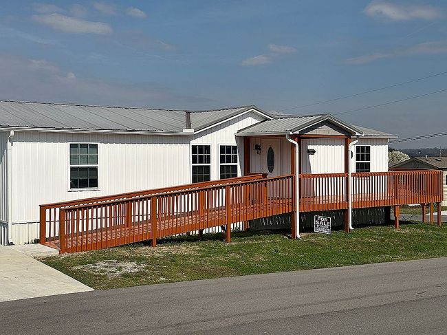 Preview of property located at 401 Phoebe Dr