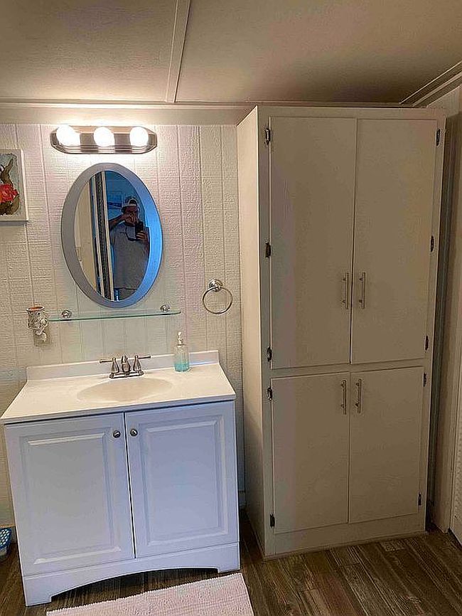 986 S Monkhouse Dr, Crystal Beach, TX