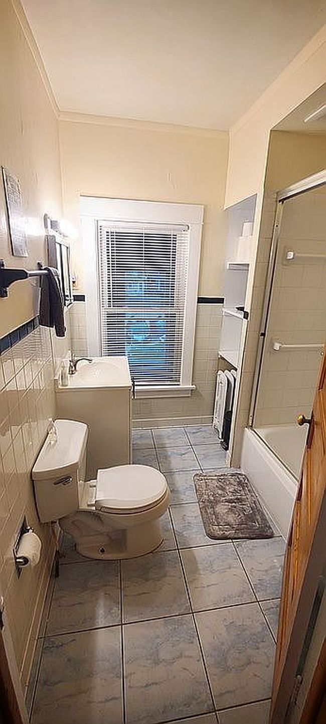 Image of 3816 Grand Ave S