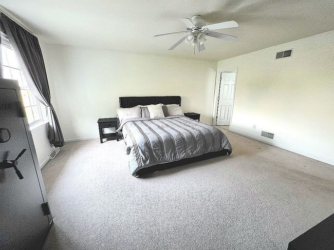 Image of 233 Stony Point Ave