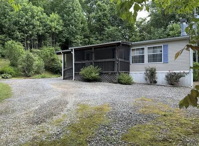 Additional photo 1 of property located at 296 Bee Branch Rd