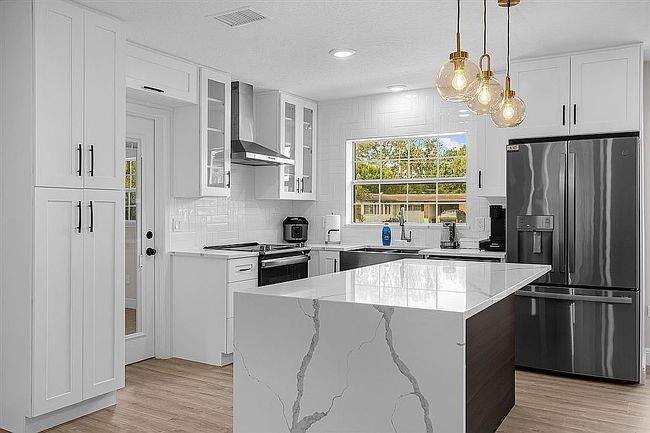 Image of 4515 Bradley Ave