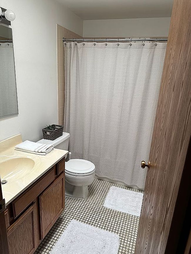 Photo of 7707 W Irving Park Rd Apt 409, Chicago, IL