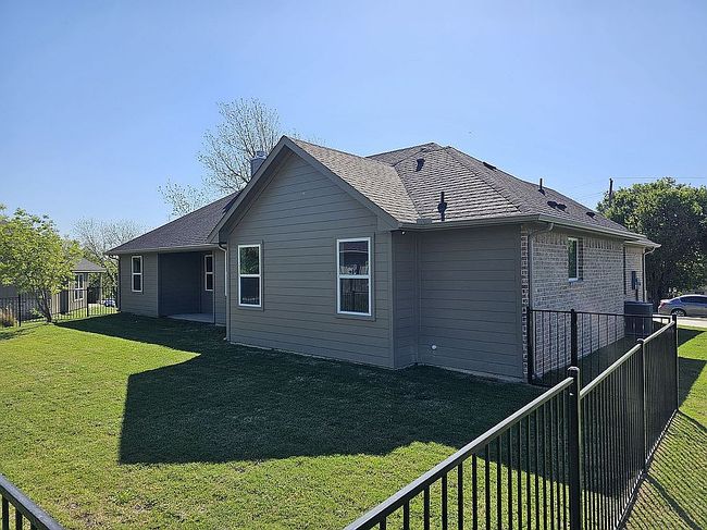 Additional photo 2 of property located at 832 E Heath St