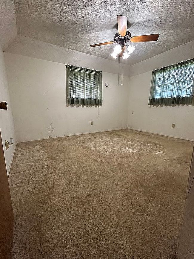 Photo of 654 Shannon Ct, Midlothian, TX