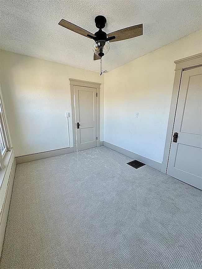 Preview of property located at 407 N Walnut St