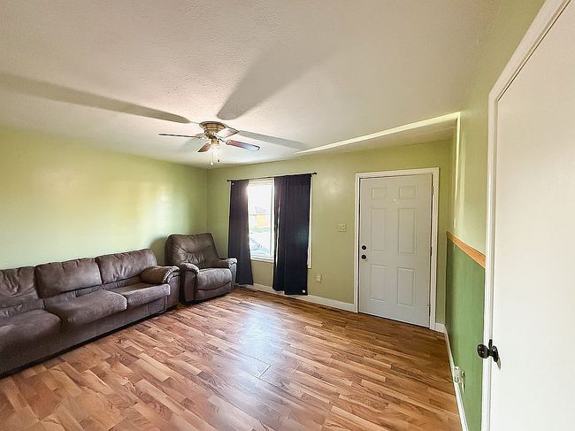 Image of 602 E State St