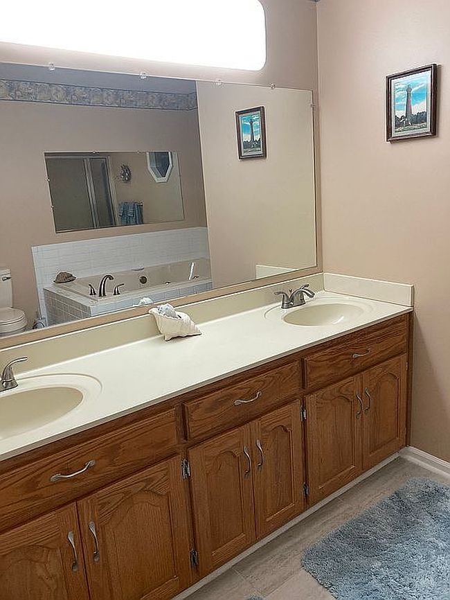 Photo of 6045 Stone Bluff Dr, Clemmons, NC