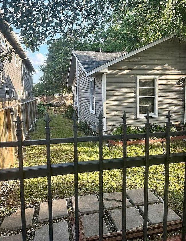 Additional photo 3 of property located at 70 Burress St