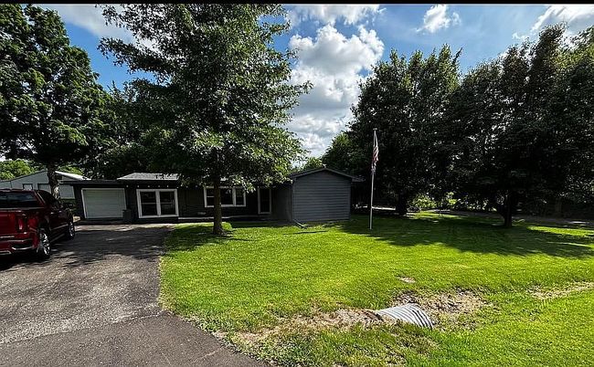 Photo of 1925 Nw Fredith Ln, Topeka, KS
