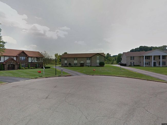Photo of 894 Pearson Cir Unit 3, Boardman, OH