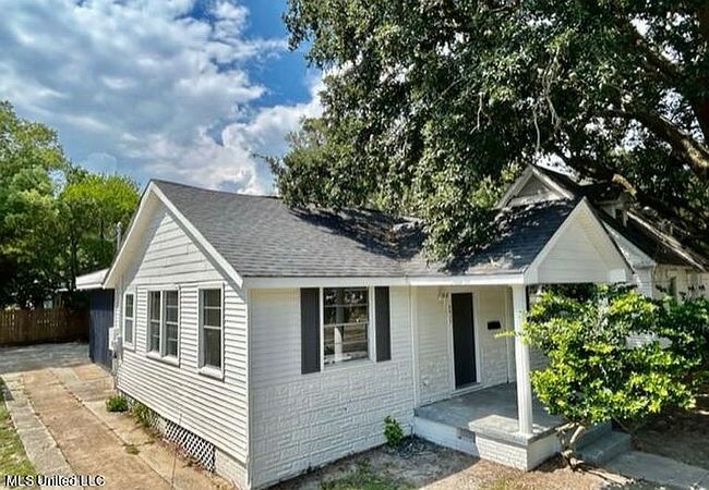 Additional photo 1 of property located at 2417 Kelly Ave