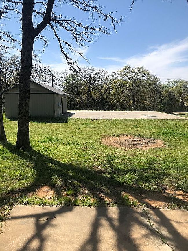 Photo of 116 Connolly Dr, Mcloud, OK