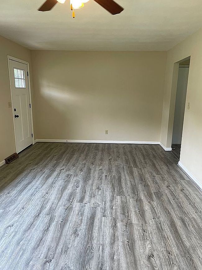 Image of 319 Country Club Dr