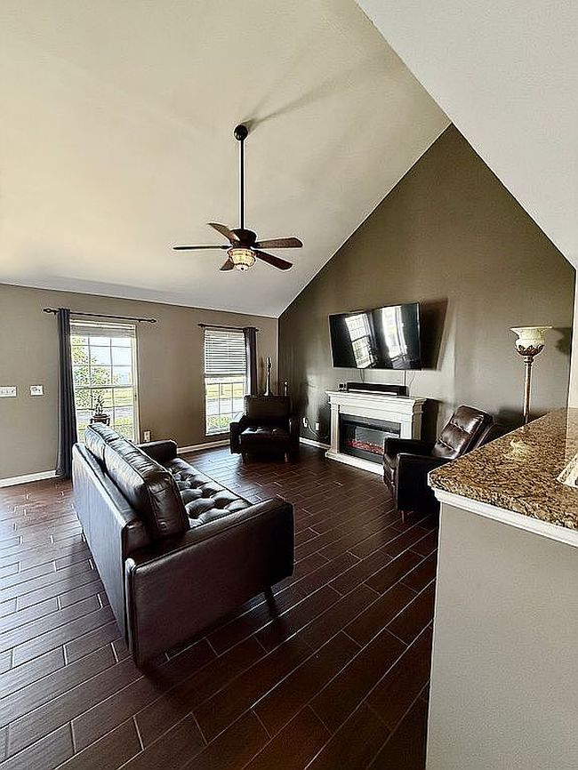 Photo of 4462 Alameda Dr, Grove City, OH