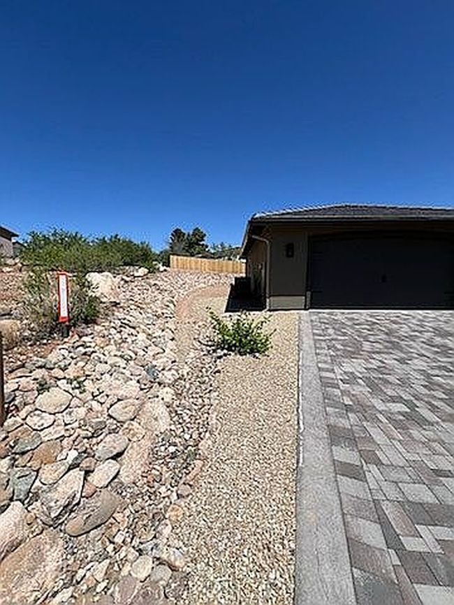 Image of 1600 E Hombre Dr
