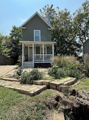 Preview of property located at 121 W Confederate St