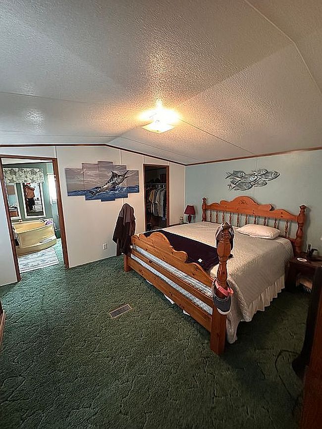 Additional photo 3 of property located at 484 Kings Creek Cir