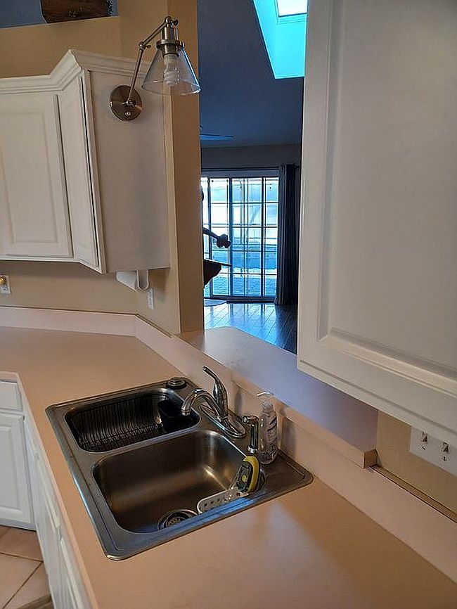 Image of 48 Lee Dr