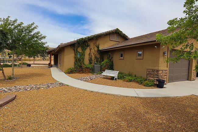 Photo of 6488 N Cottontail Trl, Kingman, AZ