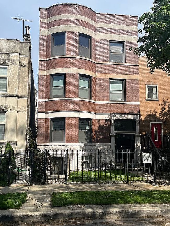 Image of 4629 S Langley Ave