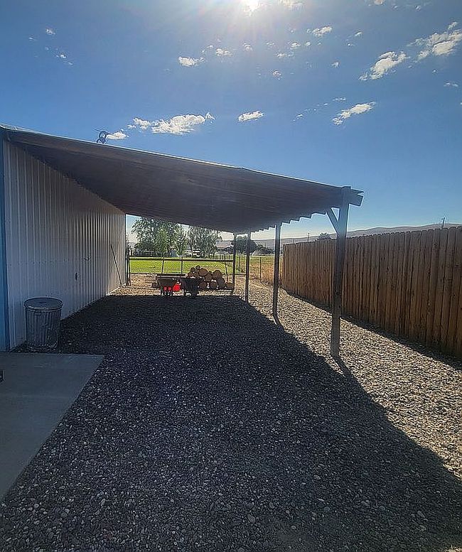 Photo of 2012 S Steele Rd, Prosser, WA