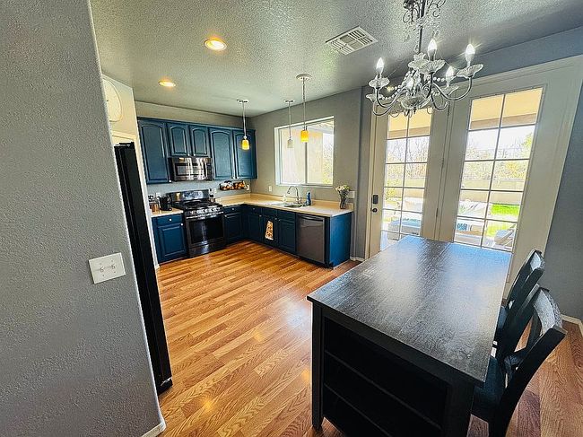 Additional photo 3 of property located at 403 W Calle La Bolita