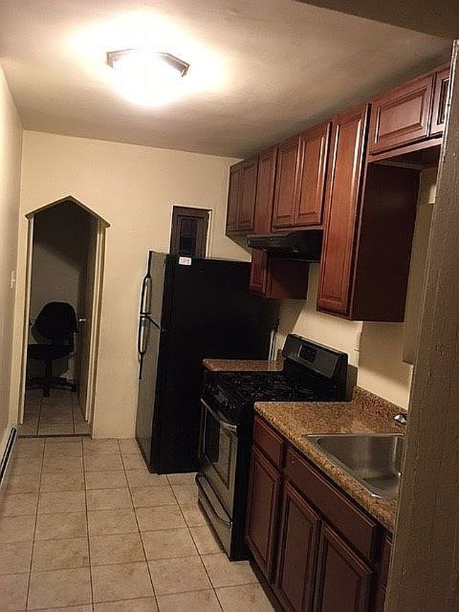 Photo of 96 Hart Ave, Yonkers, NY