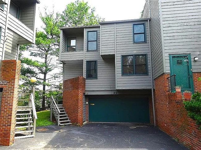 Photo of 22 Timberline Ct, Pittsburgh, PA