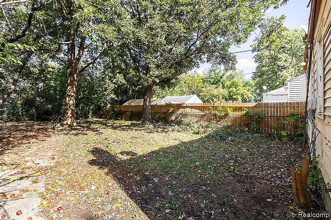 Image of 16011 Manning St