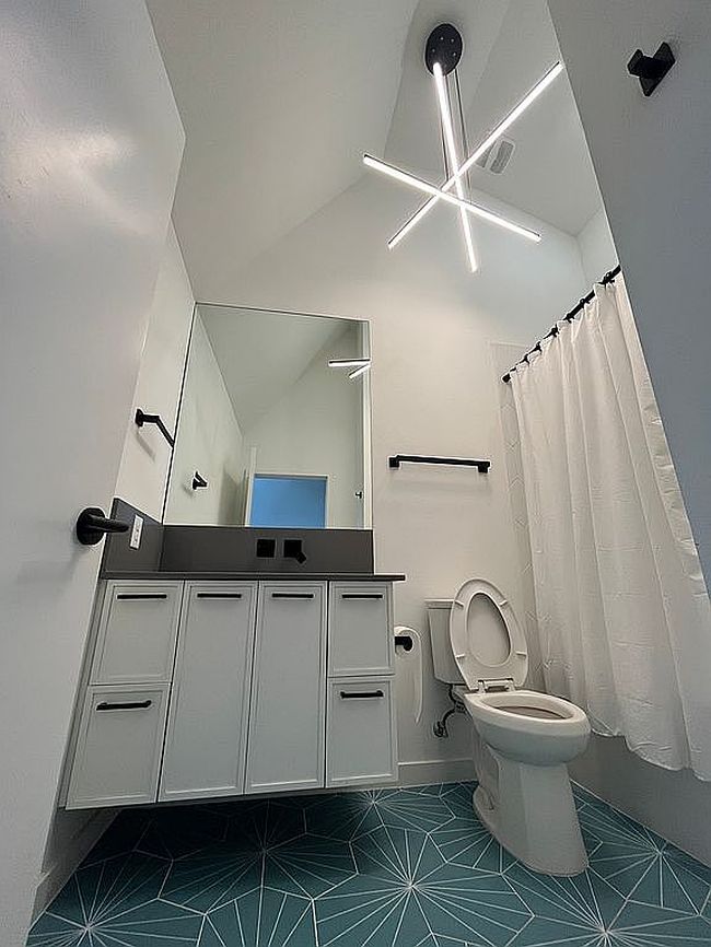 Photo of 913 Duncan Ln #102, Austin, TX