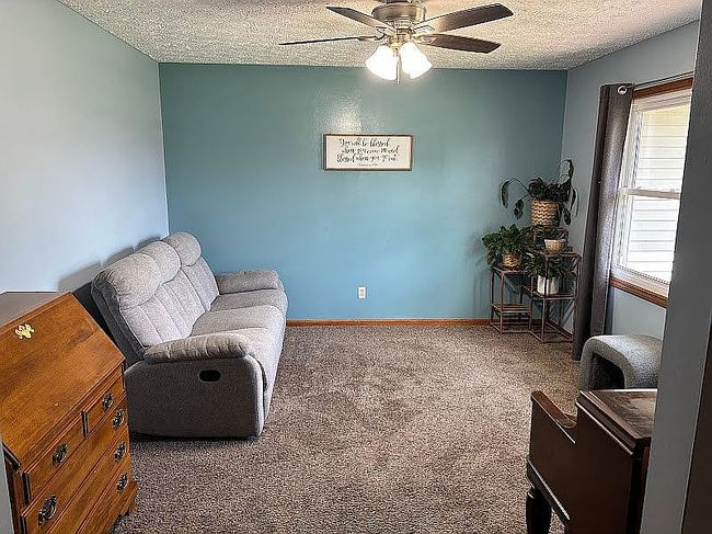 Photo of 1040 W 58th St, Davenport, IA