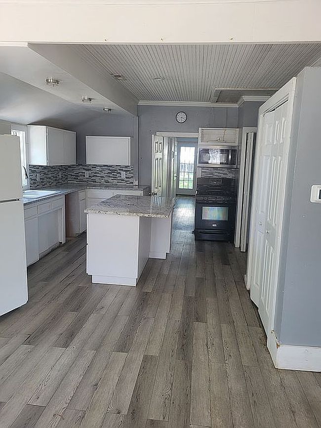 Image of 407 S Main St