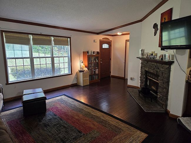 Photo of 115 Jenwil Dr, Deep Gap, NC