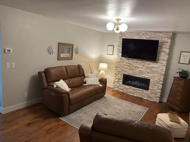Image of 702 S 1st St