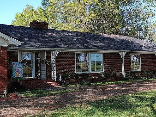 Image of 1015 Lake Dr