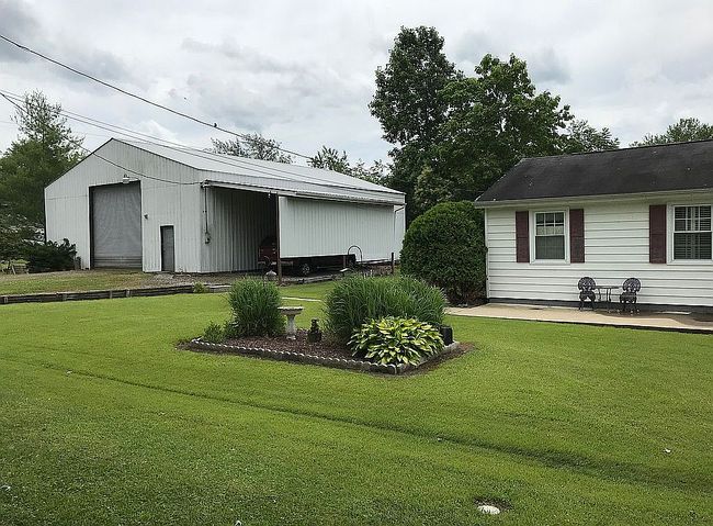 Photo of 35 Birds Ln, Fayetteville, WV