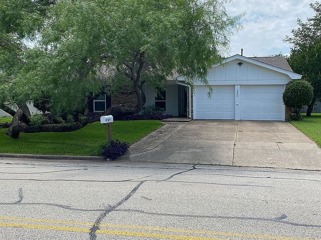 Image of 2225 Shady Brook Dr