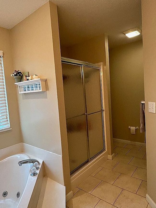 Photo of 104 Oaklawn Dr, Glen Carbon, IL