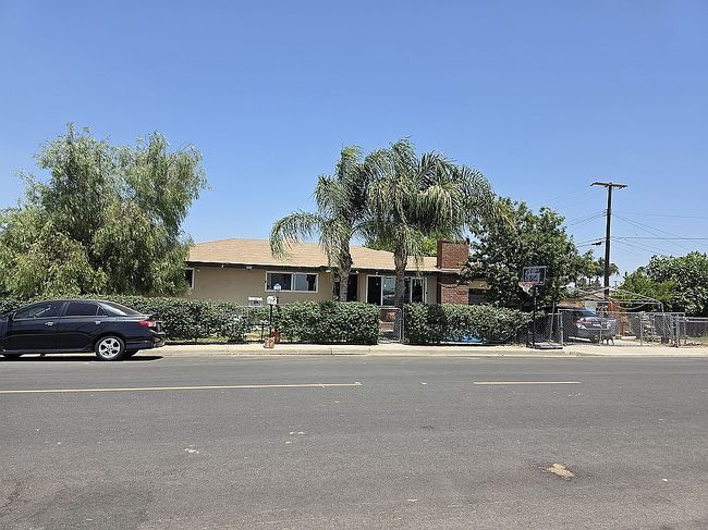 Photo of 405 17th Ave, Delano, CA