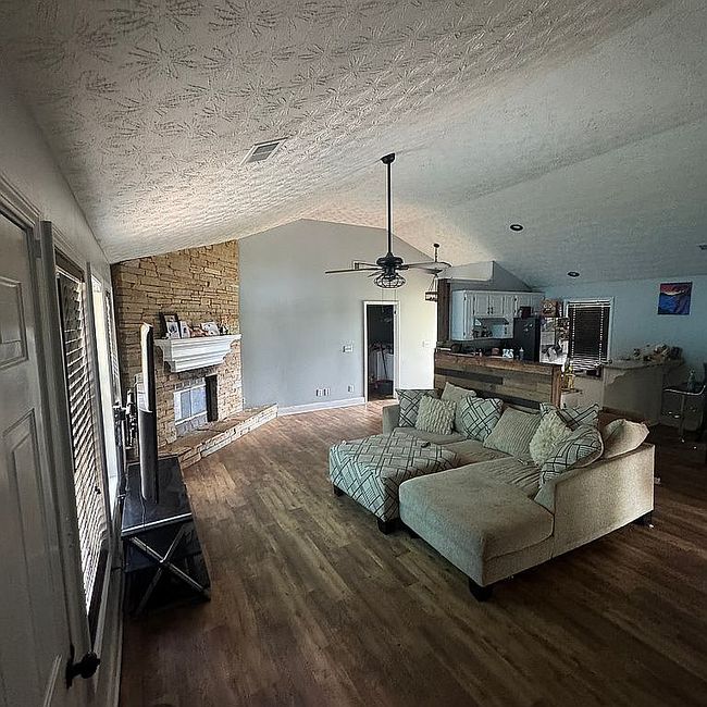 Photo of 204 Cambridge Dr, Loganville, GA