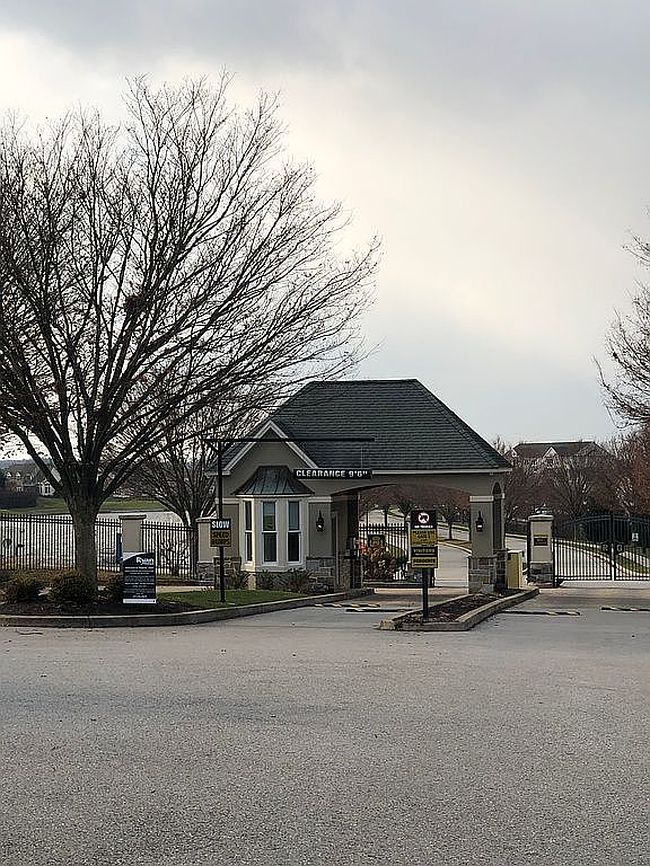 Photo of 1030 Crest Way, York, PA