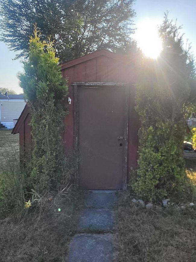Photo of 39 Melody Ln, Buffalo, NY
