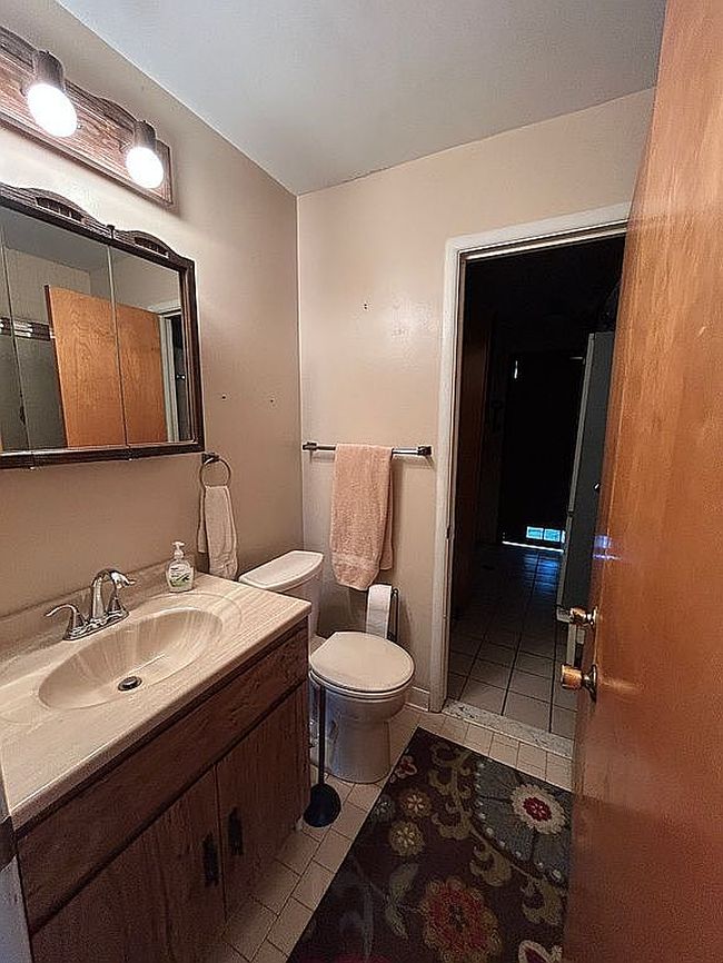 Photo of 28001 Elba St, Saint Clair Shores, MI