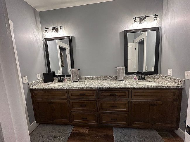 Image of 1225 Collins Ln