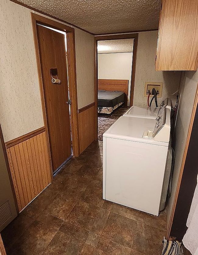Photo of 1415 B St S #8, Albia, IA